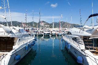 Room
Room
di Marina Place Resort