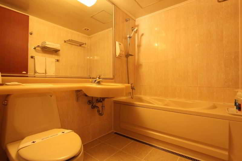 Room
Room
di Central Hotel Suwon