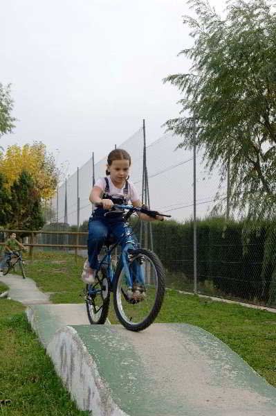 Sports and Entertainment
Sports and Entertainment
di Cámping el Solsonés