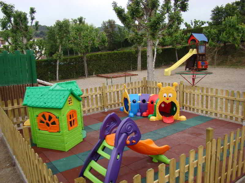 Sports and Entertainment
Sports and Entertainment
di Cámping el Solsonés