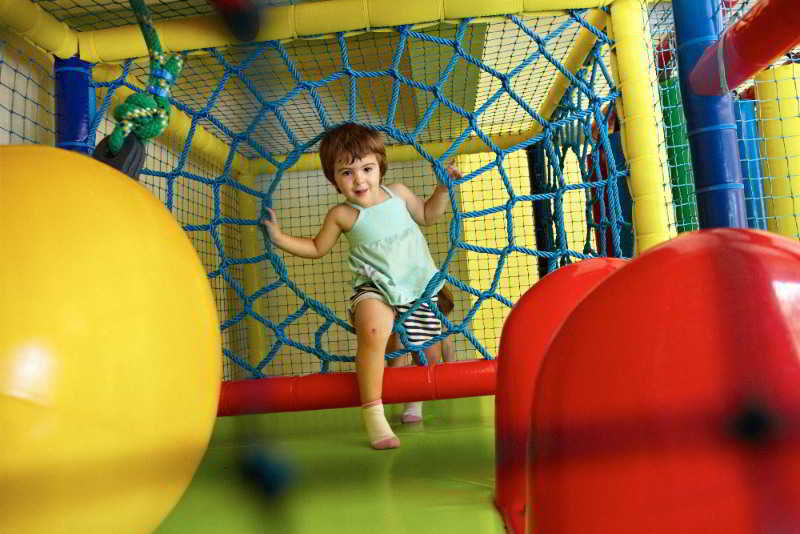 Sports and Entertainment
Sports and Entertainment
di Cámping el Solsonés