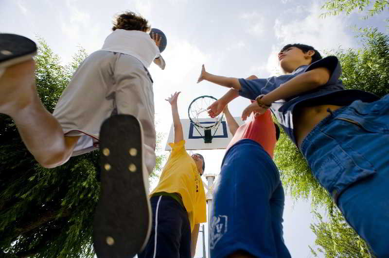 Sports and Entertainment
Sports and Entertainment
di Cámping el Solsonés