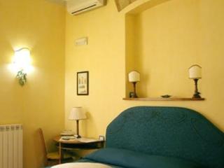 General view
General view
di Bonapace B&B Porta Nolana