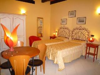 Room
Room
di Dimora Del Viaggiatore 2