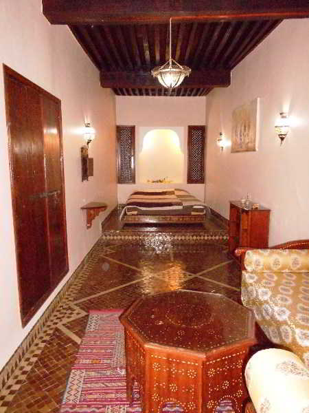 Room
Room
di Riad Zitouna