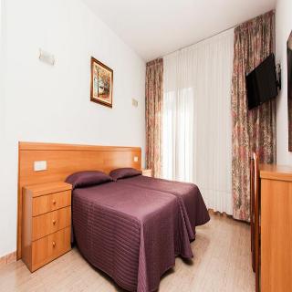 Room
Room
di Hotel Catalunya