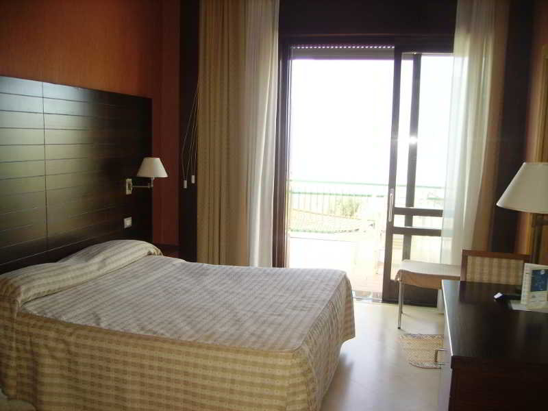 General view
General view
di Hotel Diecimare Montecaruso