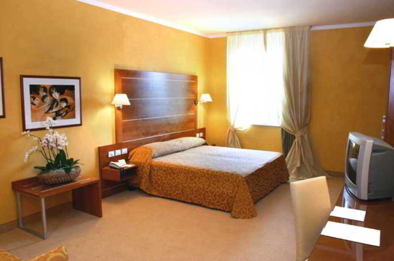 Room
Room
di Hotel President