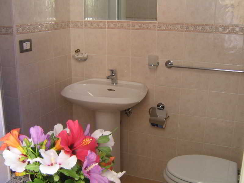 Room
Room
di Villaggio&Residence Club Aquilia