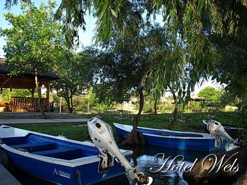 Sports and Entertainment
Sports and Entertainment
di Wels Hotel