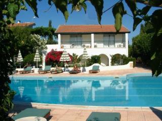 Room
Room
di Villa Club Holiday Village