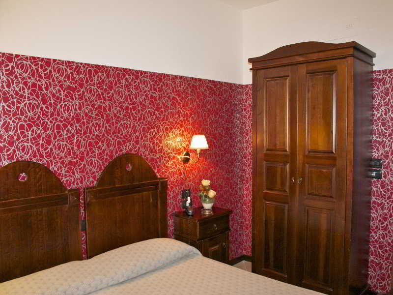 Room
Room
di Business Hotel