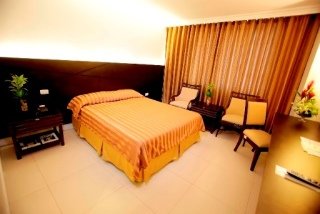 Room
Room
di The Royal Mandaya Hotel