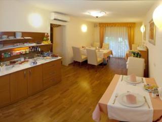 General view
General view
di Hotel Royal Suites