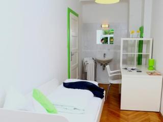 General view
General view
di Hostel & Guesthouse Kaiser 23