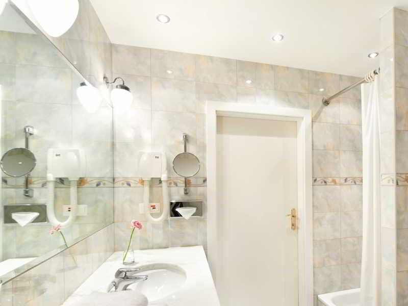 General view
General view
di Hotel Schild Vienna