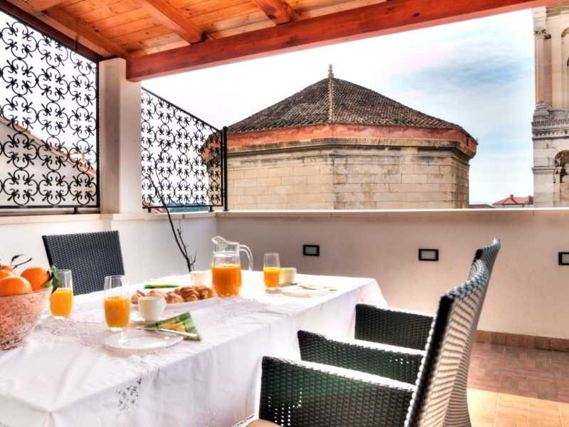 Room
Room
di Rooms & Apartments Matkovic