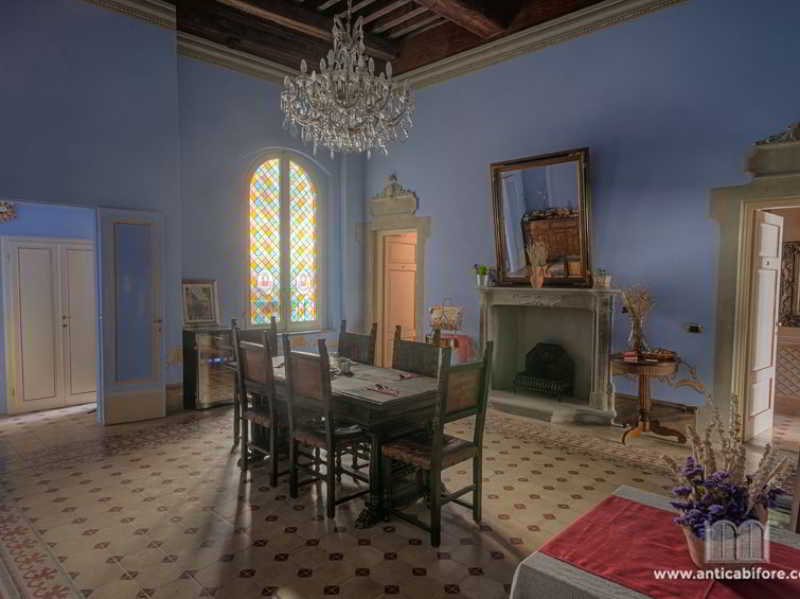 General view
General view
di L' Antica Bifore Guesthouse