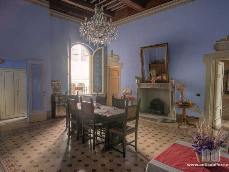 General view
General view
di L' Antica Bifore Guesthouse