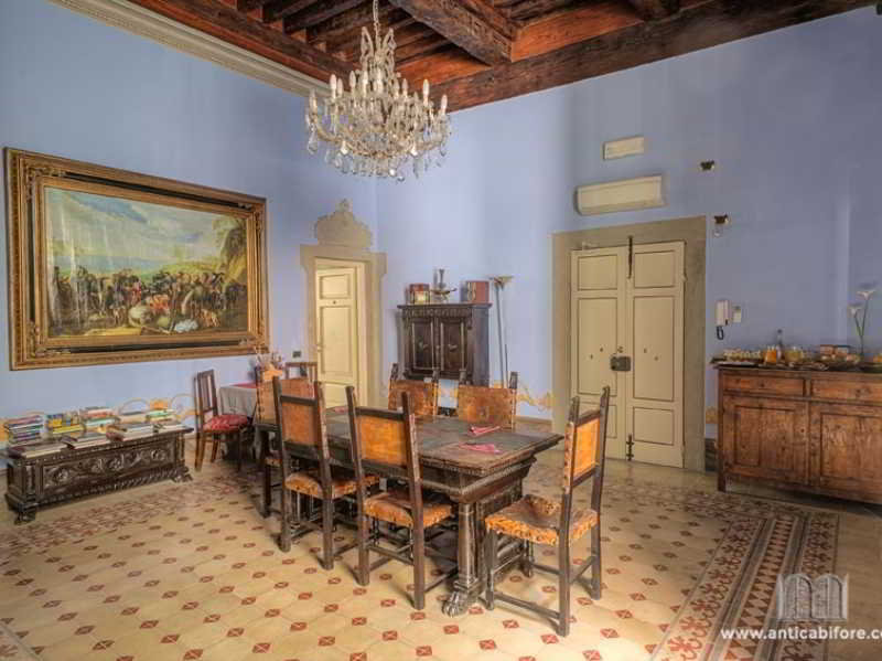 General view
General view
di L' Antica Bifore Guesthouse