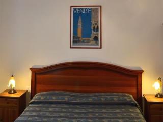 Room
Room
di Hotel San Samuele