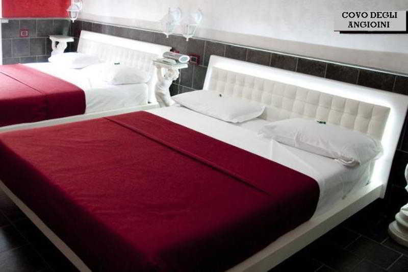 Room
Room
di Covo Degli Angioini