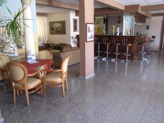 General view
General view
di Valana Hotel Apartments