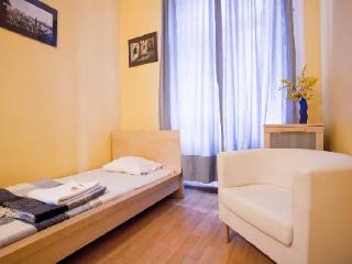 General view
General view
di Nathans Villa Hostel Warsaw