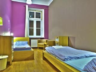 General view
General view
di Nathans Villa Hostel Warsaw