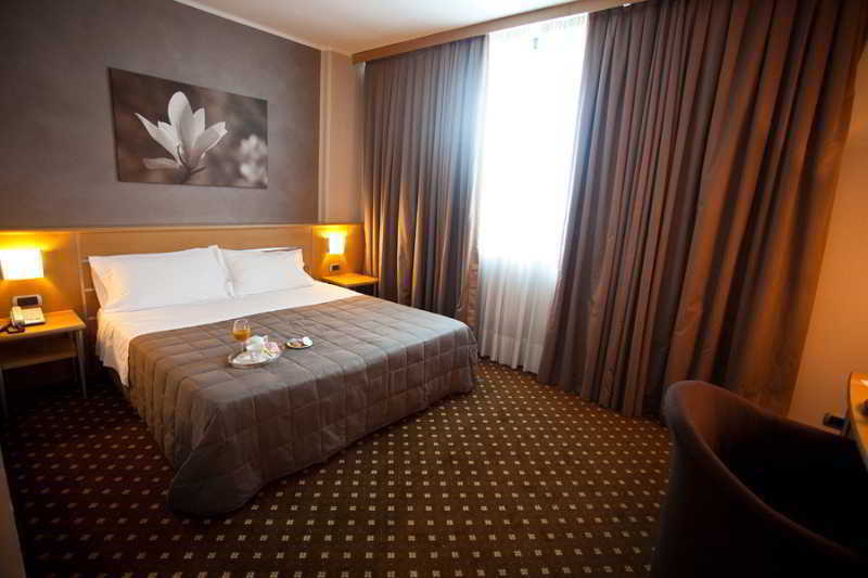 Room
Room
di Garda Hotel