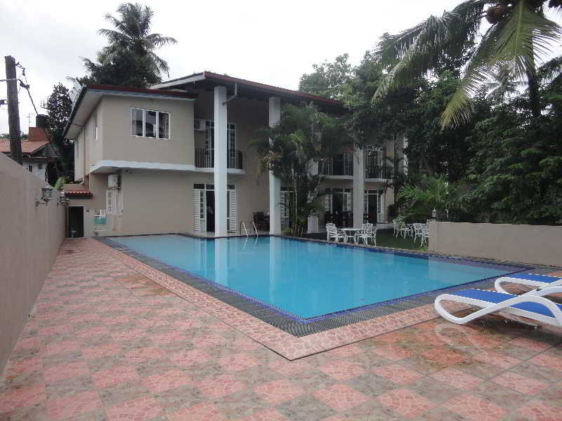 Pool
Pool
di Seven Eleven