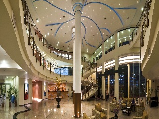 Lobby
Lobby
di The Pinnacle Hotel and Suites