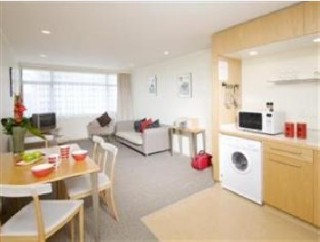 Room
Room
di Quest On Johnston