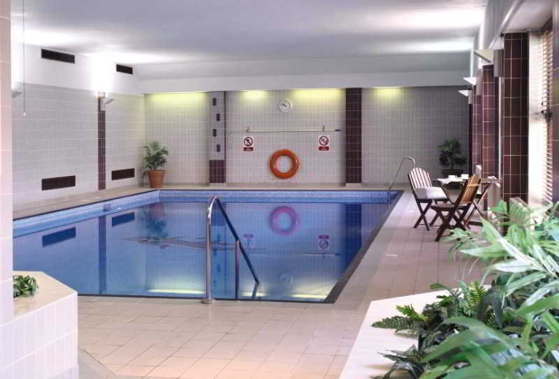 Pool
Pool
di Horwood House