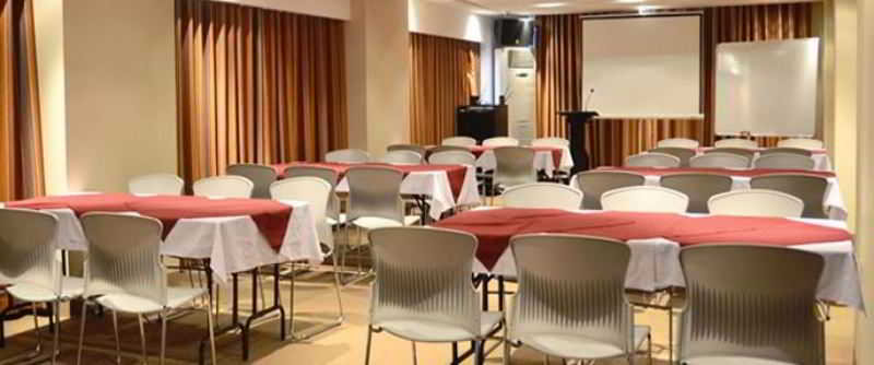 Conferences
Conferences
di Court Meridian Hotel And Suites