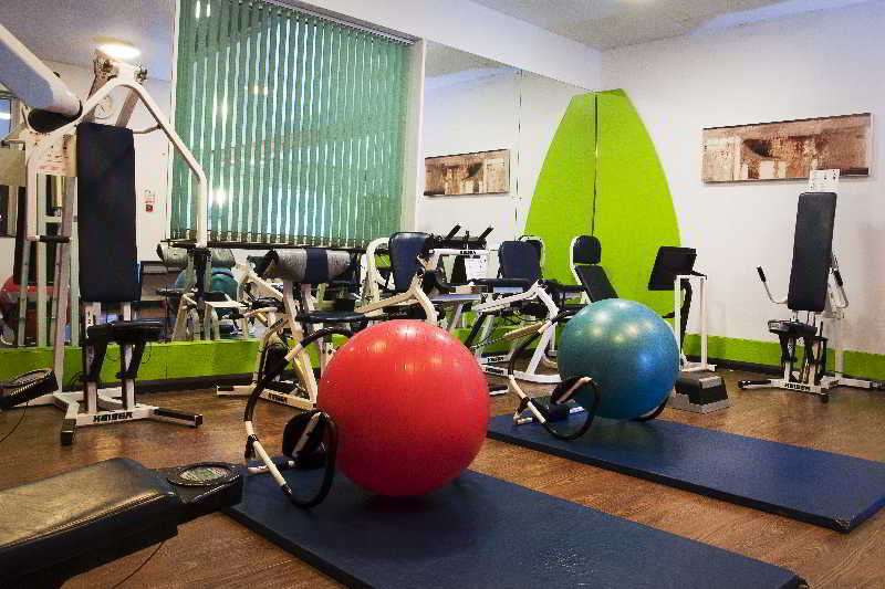 Sports and Entertainment
Sports and Entertainment
di Hallmark Hotel Manchester Airport