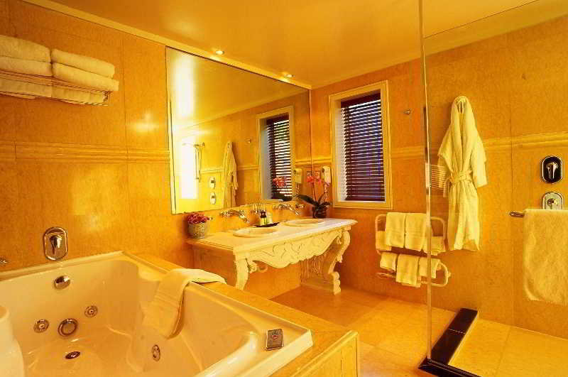 Room
Room
di Distinction Queenstown Nugget Point Boutique & Spa