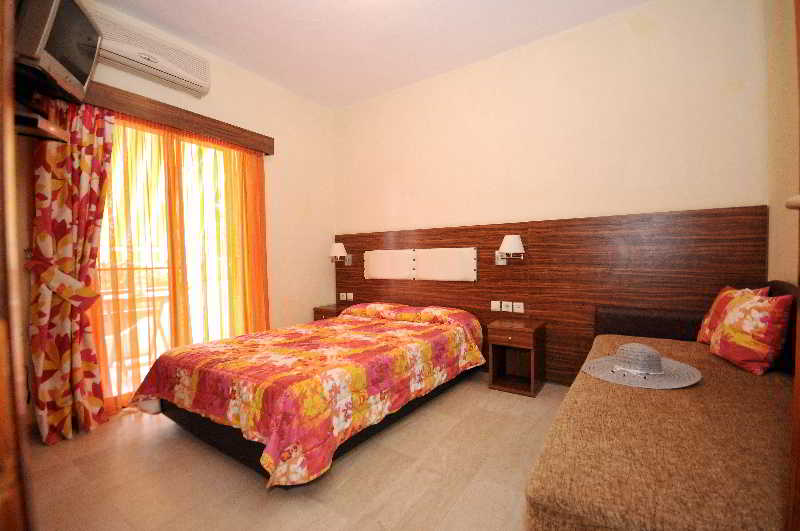 Room
Room
di Haus Platanos