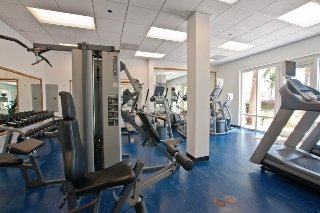 Sports and Entertainment
Sports and Entertainment
di Blue Haven Resort and Marina