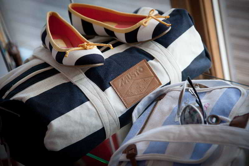 Sports and Entertainment
Sports and Entertainment
di Portavadie Loch Fyne Scotland