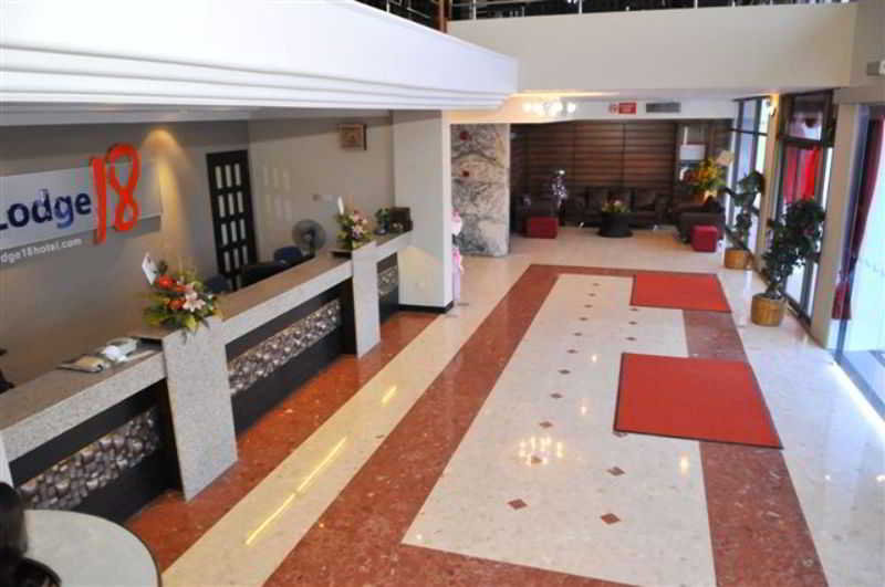 Lobby
 di Lodge 18 Hotel
