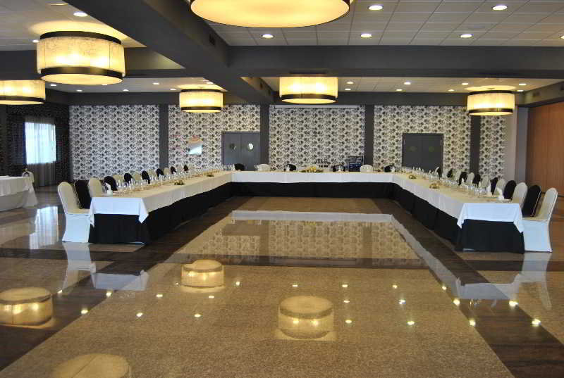 Conferences
Conferences
di Hacienda Castellar