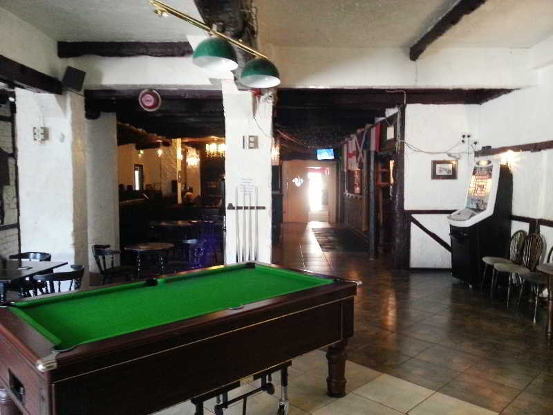 Sports and Entertainment
Sports and Entertainment
di Three Saints Hotel