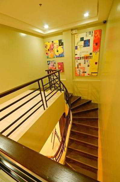 General view
General view
di Holiday Suites