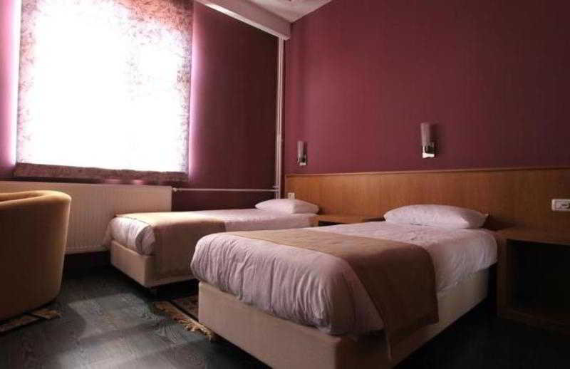 Room
Room
di Lirak Hotel