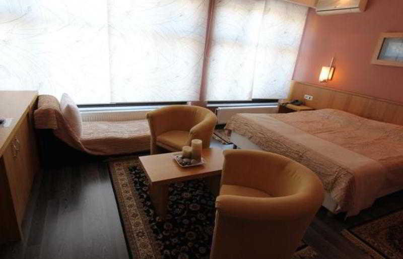 Room
Room
di Lirak Hotel