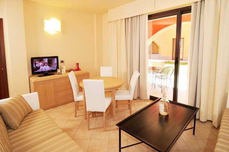 Room
Room
di Park Hotel Argento