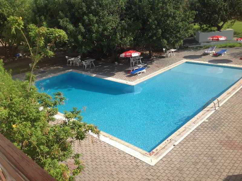 Pool
Pool
di Club Guzelyali Hotel