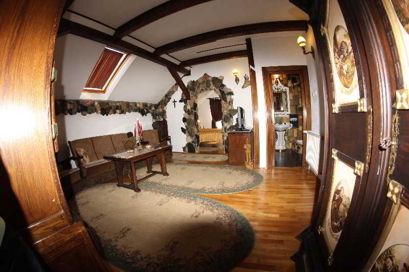 Room
Room
di Hunter Prince Castle & Dracula