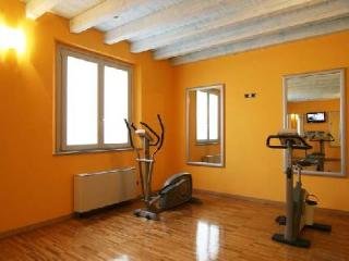 Sports and Entertainment
Sports and Entertainment
di Antico Borgo La Muratella